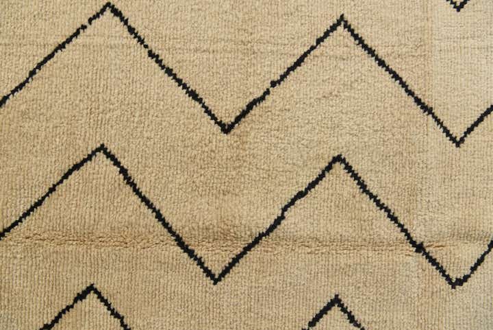 5' 4 x 8' 5 Hand Knotted Moroccan Wool Rug
