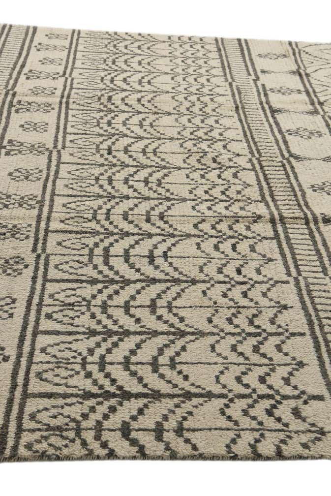 8' x 10' 2 Hand Knotted Moroccan Wool Rug