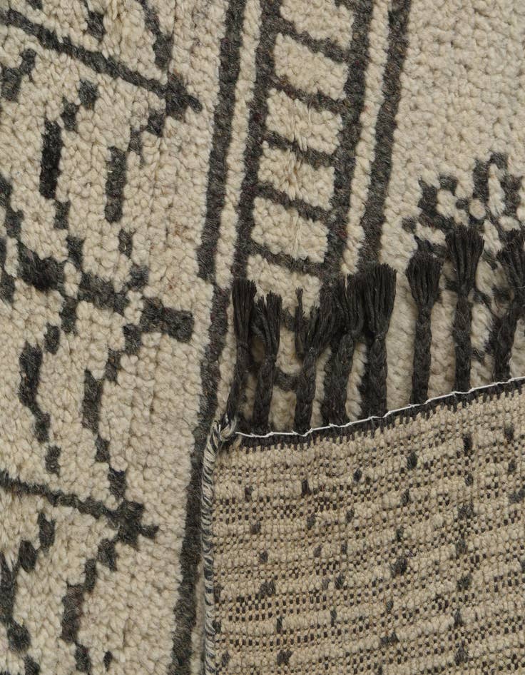 Detail image of 8' x 10' 2  Hand Knotted Moroccan Wool Rug