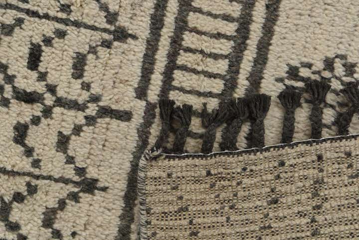 8' x 10' 2 Hand Knotted Moroccan Wool Rug