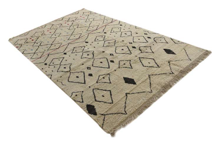 5' 7 x 8' 6 Hand Knotted Moroccan Wool Rug