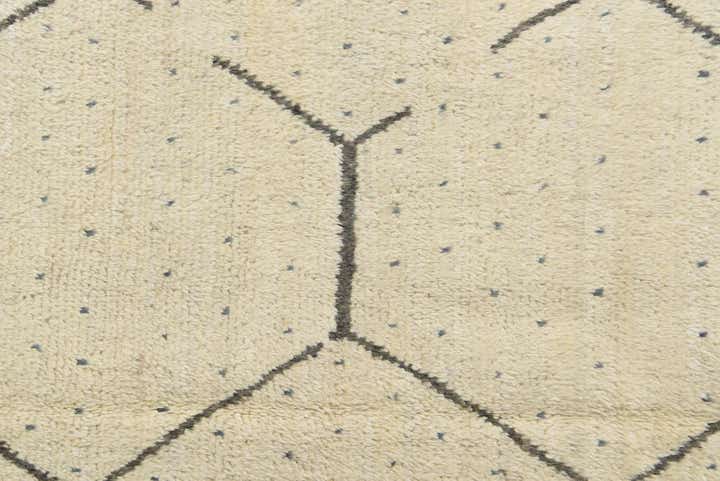 6' 1 x 9' Hand Knotted Moroccan Wool Rug