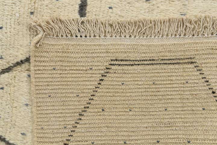 6' 1 x 9' Hand Knotted Moroccan Wool Rug