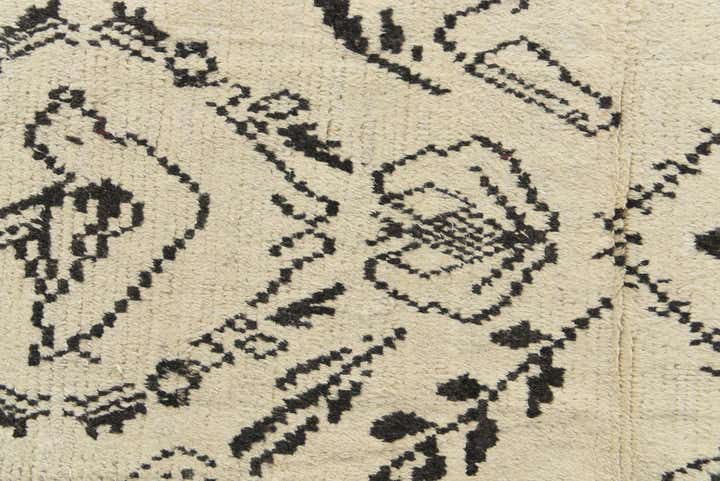 7' 10 x 10' 8 Hand Knotted Moroccan Wool Rug