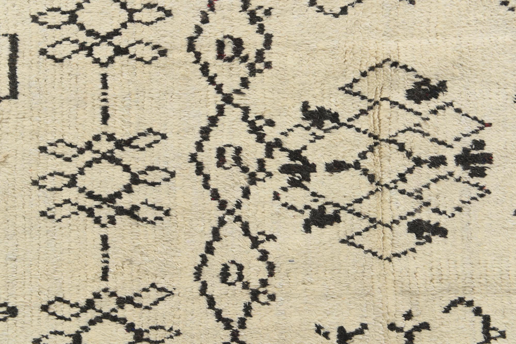 7' 10 x 10' 8 Hand Knotted Moroccan Wool Rug