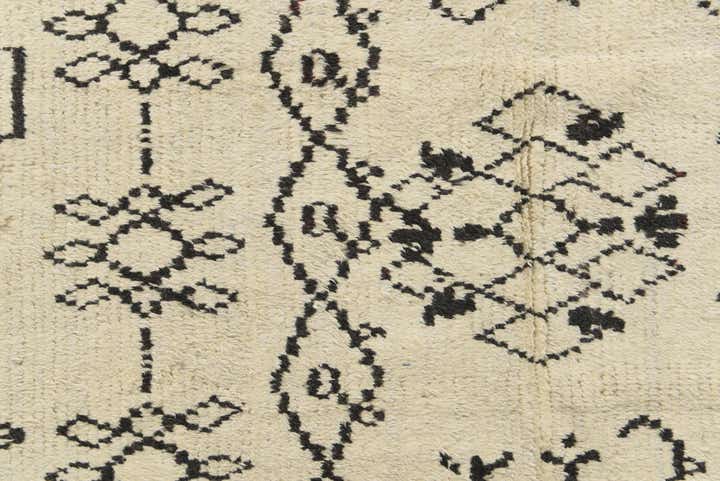 7' 10 x 10' 8 Hand Knotted Moroccan Wool Rug