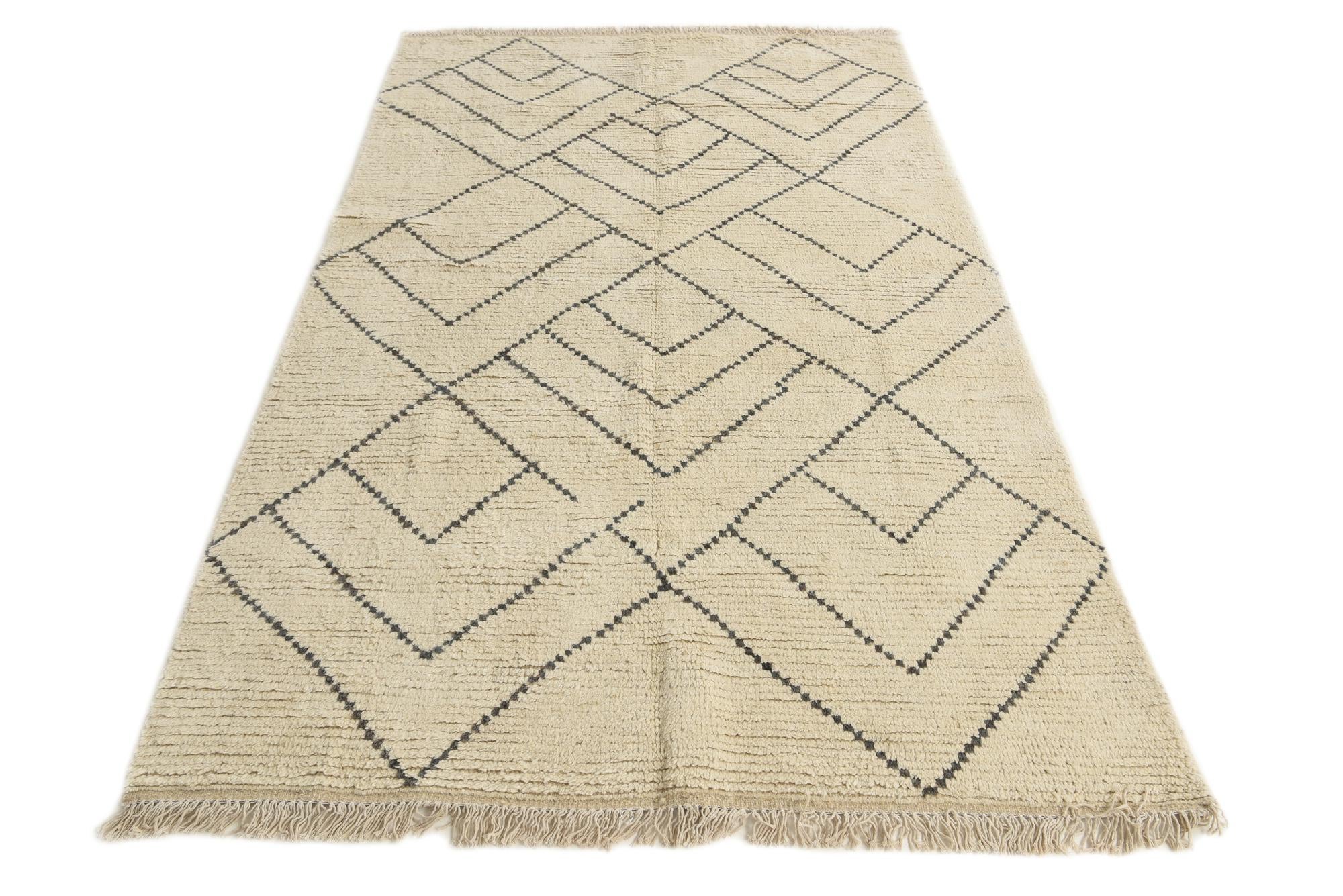 5' x 8' 1 Hand Knotted Moroccan Wool Rug