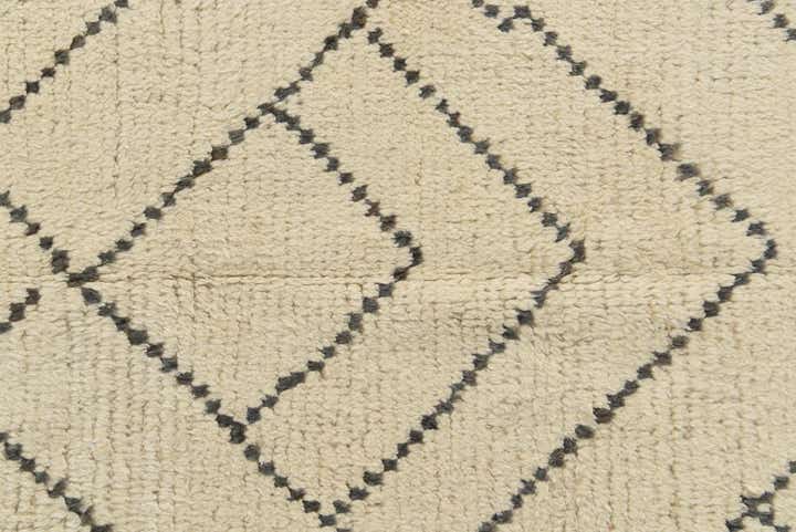 5' x 8' 1 Hand Knotted Moroccan Wool Rug