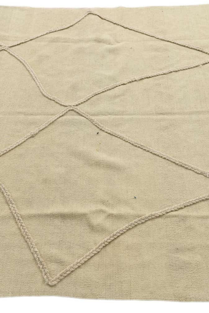 4' 10 x 6' 8 Hand Knotted Moroccan Wool Rug