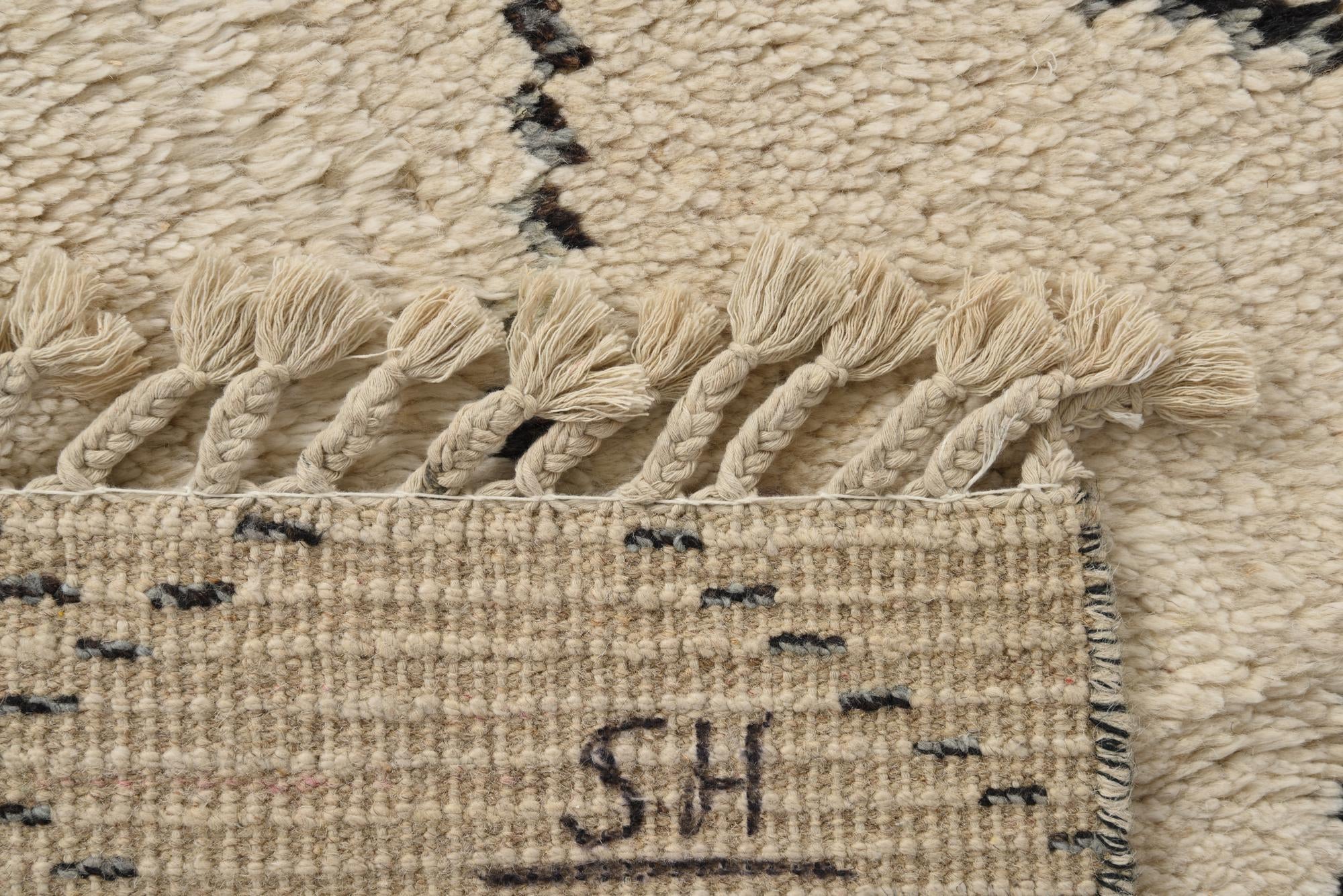 8' x 10' 3 Hand Knotted Moroccan Wool Rug
