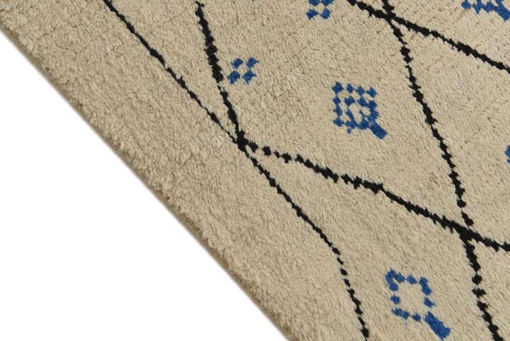 6' x 9' 3 Hand Knotted Moroccan Wool Rug
