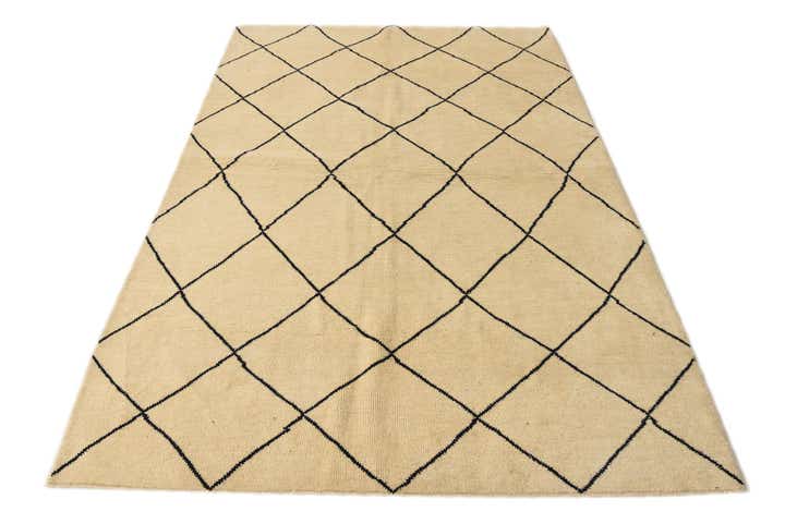 5' 5 x 8' 2 Hand Knotted Moroccan Wool Rug