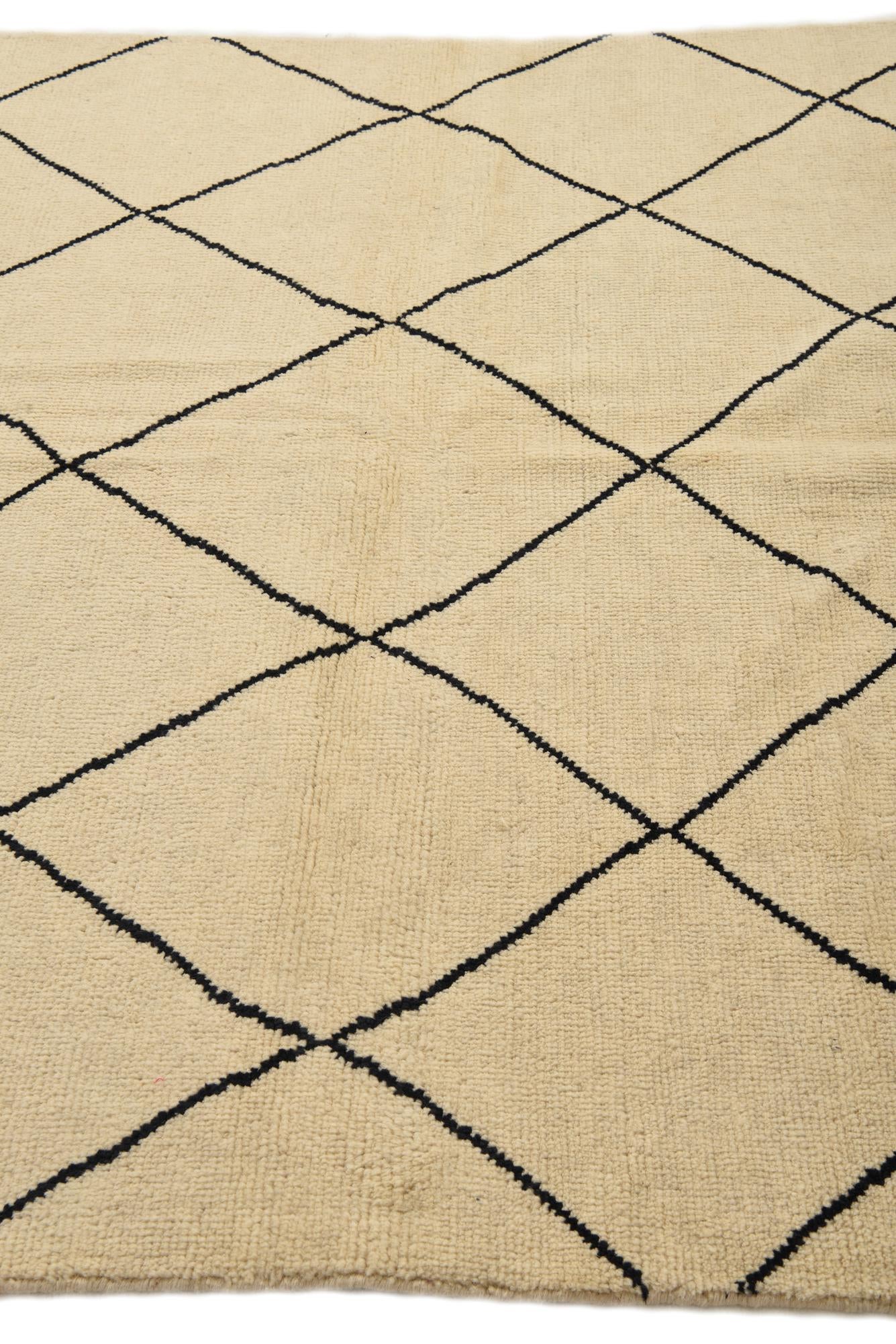 5' 5 x 8' 2 Hand Knotted Moroccan Wool Rug