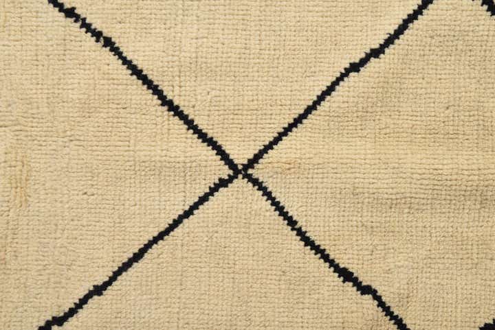 5' 5 x 8' 2 Hand Knotted Moroccan Wool Rug