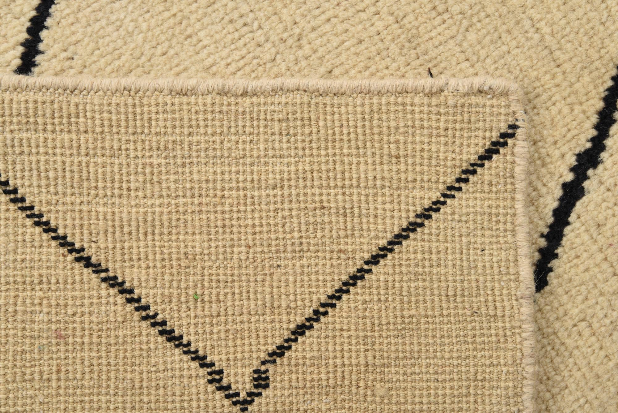 5' 5 x 8' 2 Hand Knotted Moroccan Wool Rug