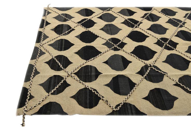 Detail image of 6' 5 x 7' 10 Hand Knotted Moroccan Wool Rug