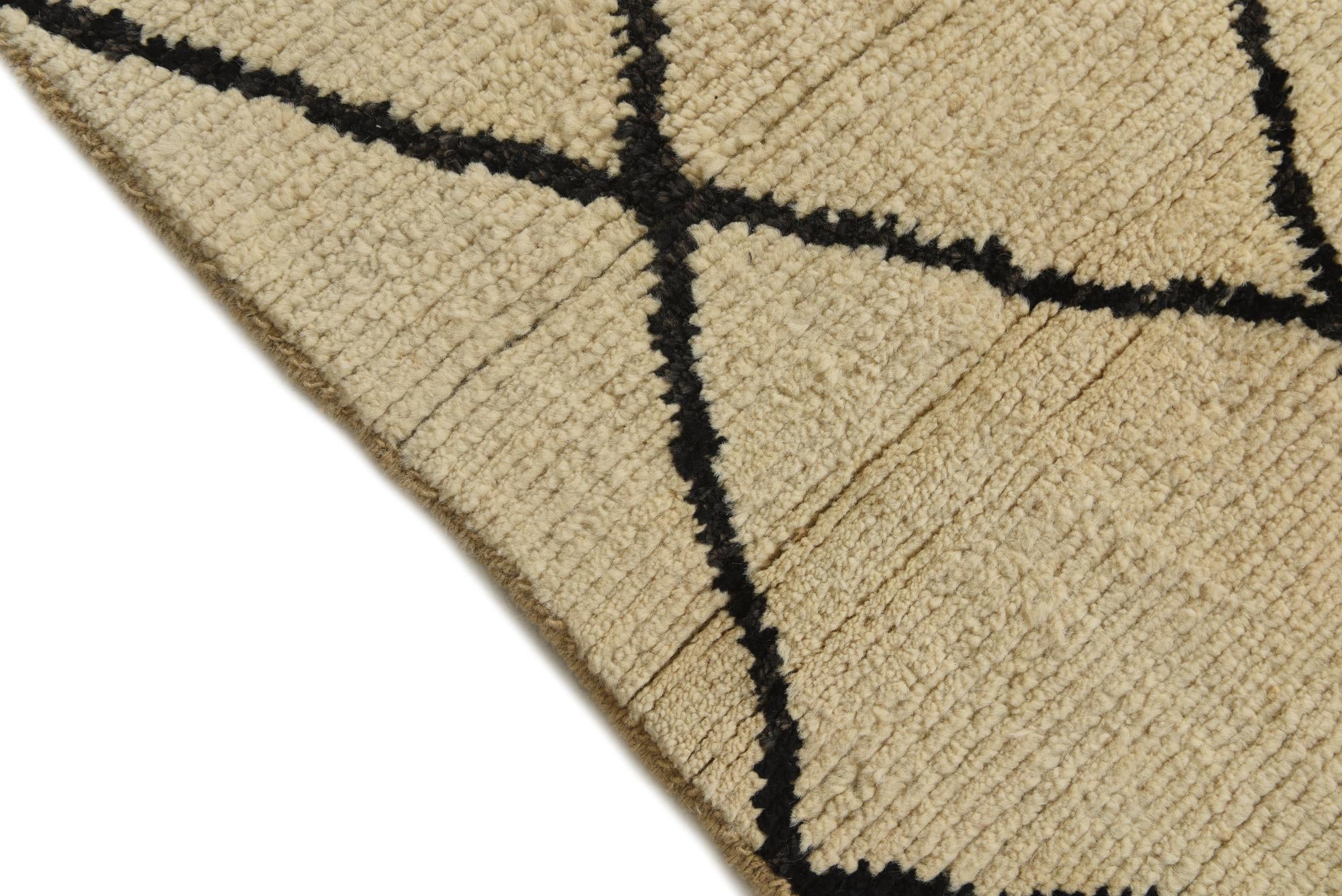 5' 2 x 7' 6 Hand Knotted Moroccan Wool Rug