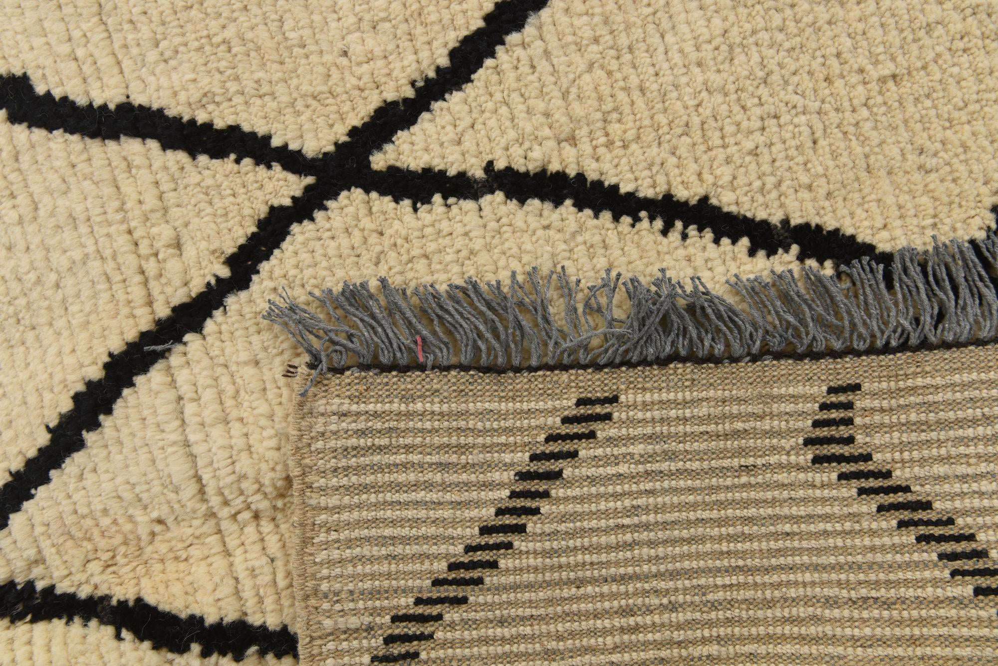 5' 2 x 7' 6 Hand Knotted Moroccan Wool Rug