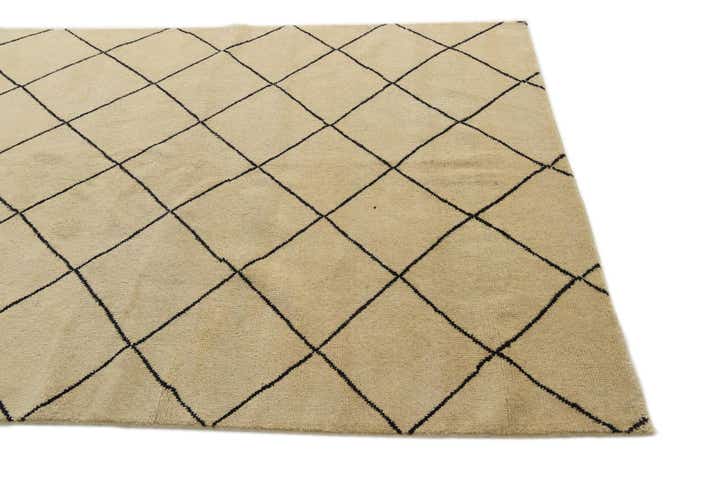 5' 6 x 8' Hand Knotted Moroccan Wool Rug