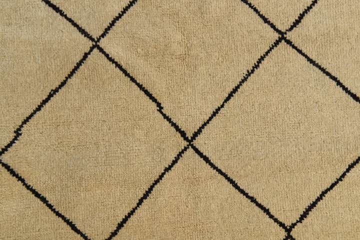 5' 6 x 8' Hand Knotted Moroccan Wool Rug