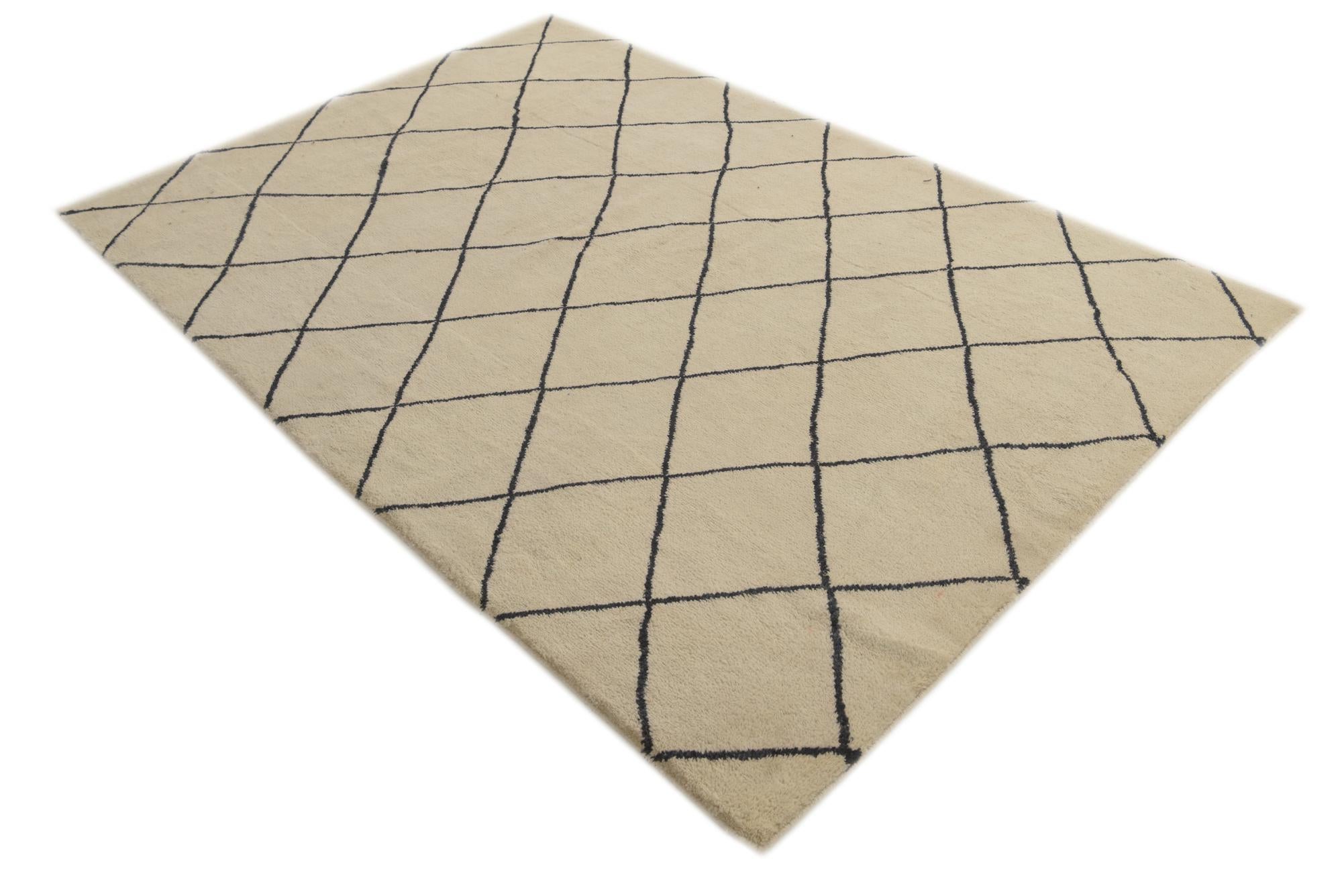5' 5 x 8' Hand Knotted Moroccan Wool Rug
