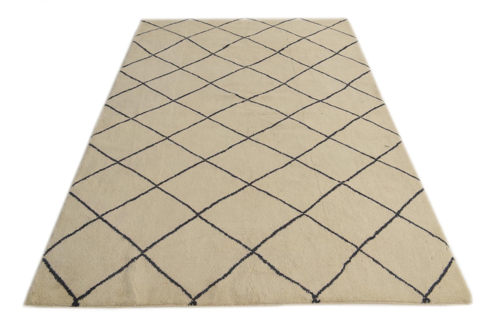 5' 5 x 8' Hand Knotted Moroccan Wool Rug