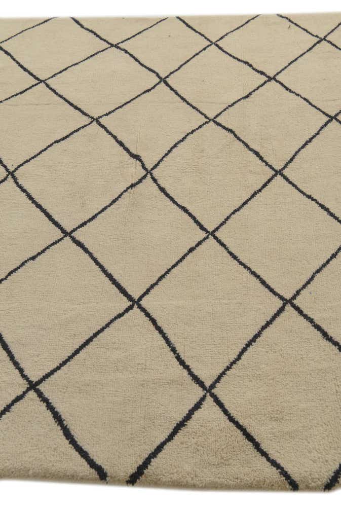 5' 5 x 8' Hand Knotted Moroccan Wool Rug