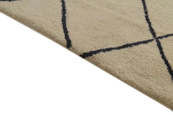 5' 5 x 8' Hand Knotted Moroccan Wool Rug