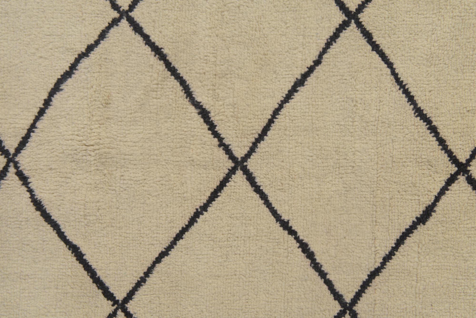 5' 5 x 8' Hand Knotted Moroccan Wool Rug