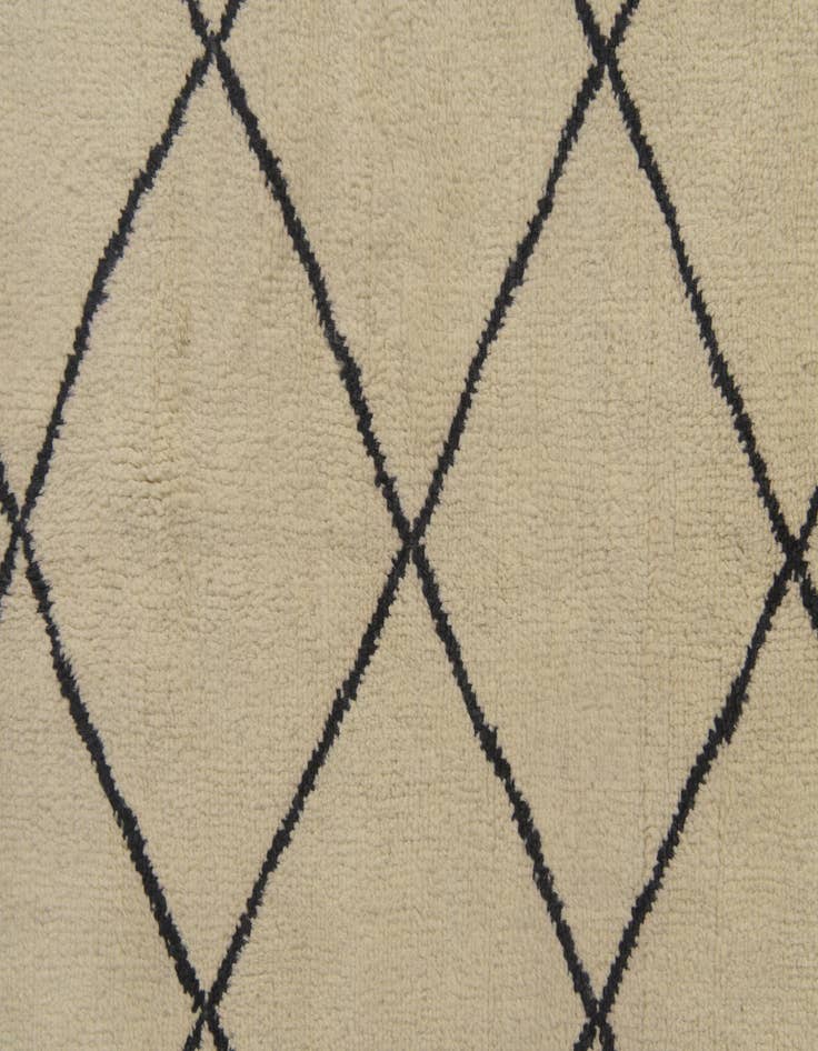 Detail image of 5' 5 x 8'  Hand Knotted Moroccan Wool Rug