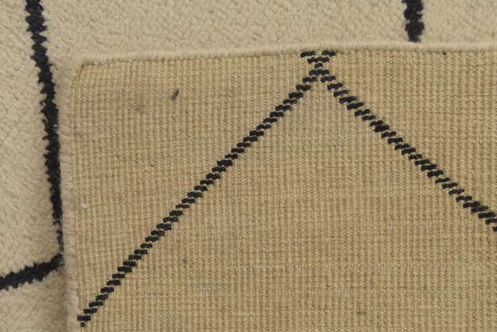 5' 5 x 8' Hand Knotted Moroccan Wool Rug