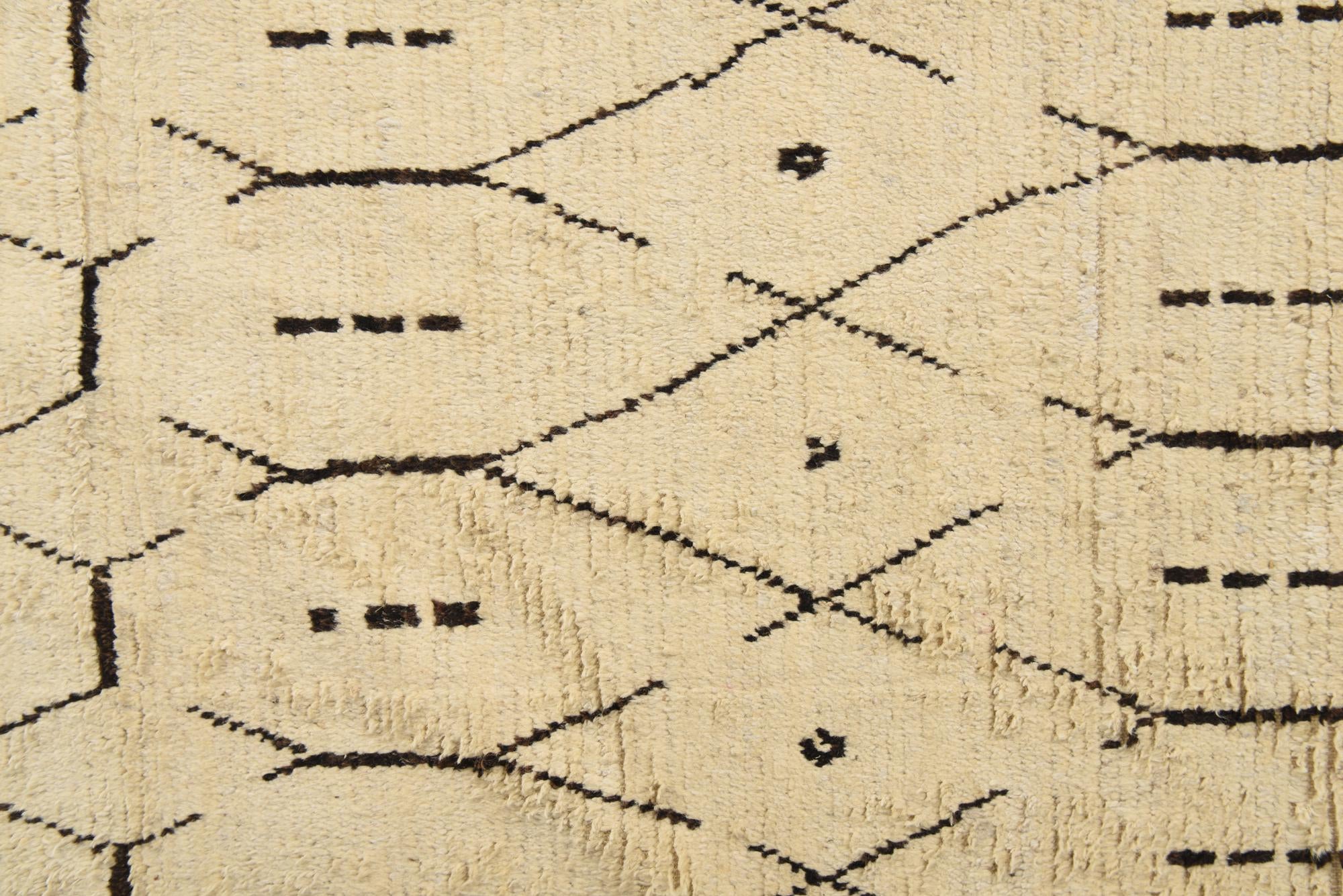 8' x 10' 10 Hand Knotted Moroccan Wool Rug