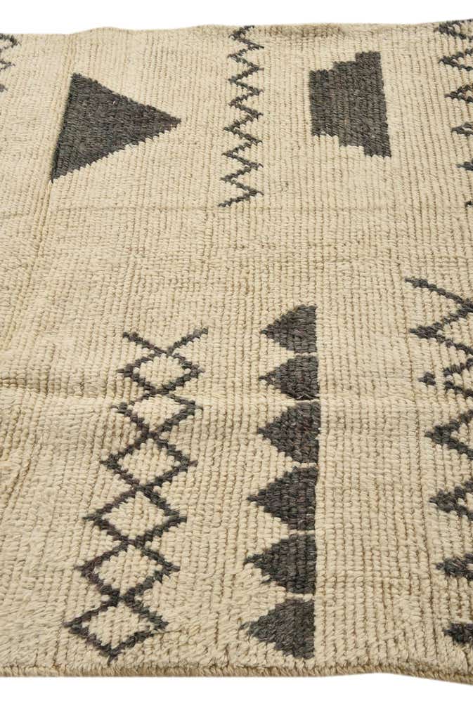 5' 3 x 8' 3 Hand Knotted Moroccan Wool Rug