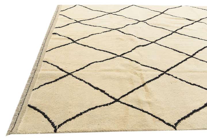 8' x 10' 4 Hand Knotted Moroccan Wool Rug