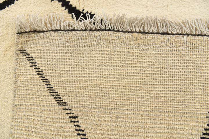 8' x 10' 4 Hand Knotted Moroccan Wool Rug