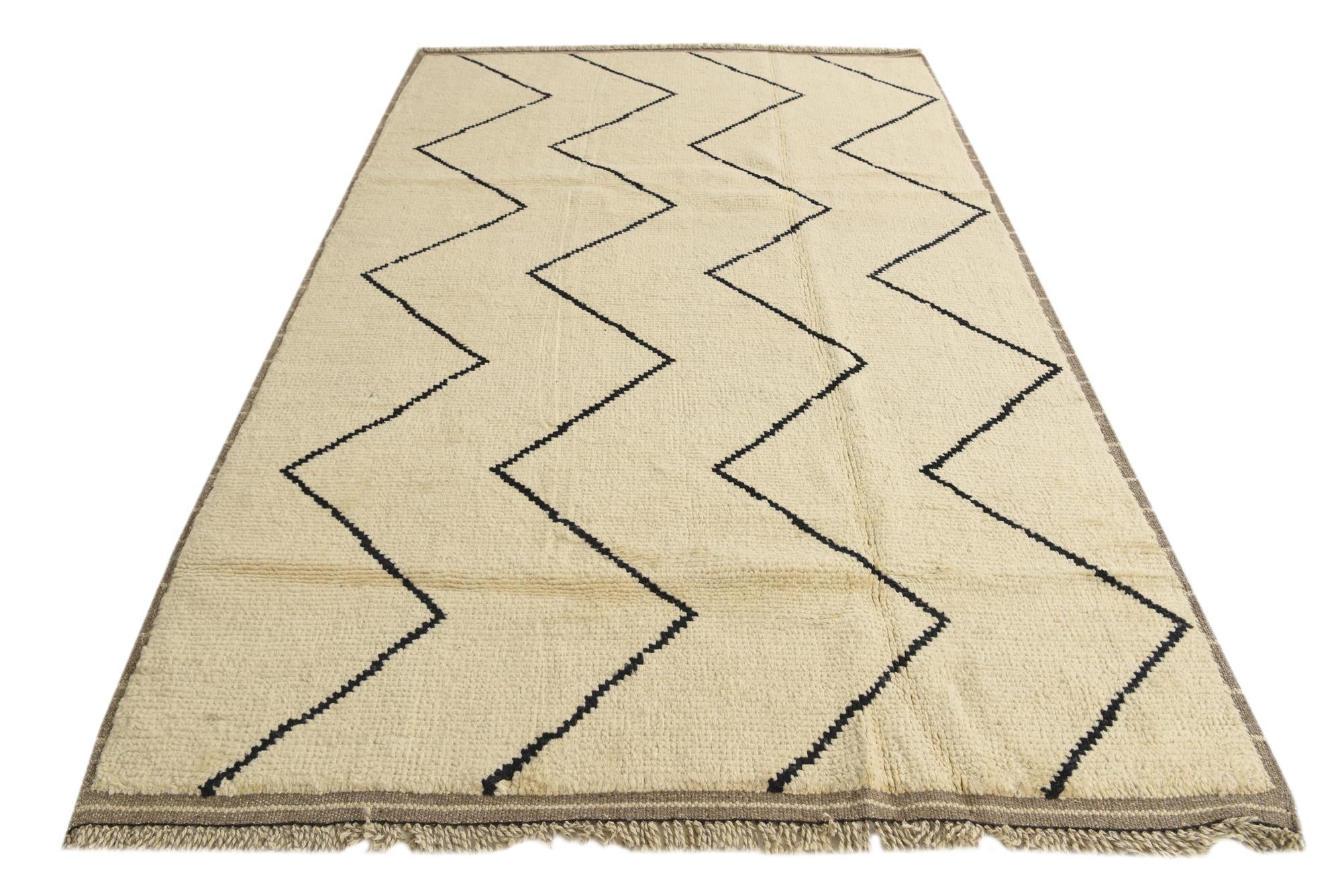 5' 5 x 8' 5 Hand Knotted Moroccan Wool Rug