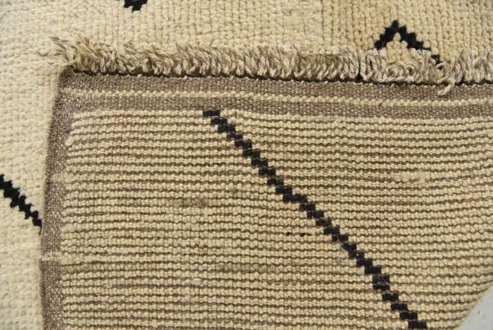 5' 5 x 8' 5 Hand Knotted Moroccan Wool Rug