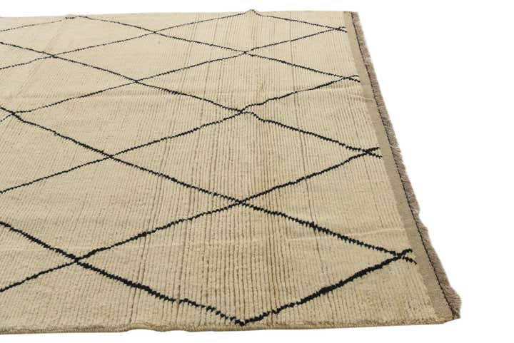 6' 5 x 9' Hand Knotted Moroccan Wool Rug