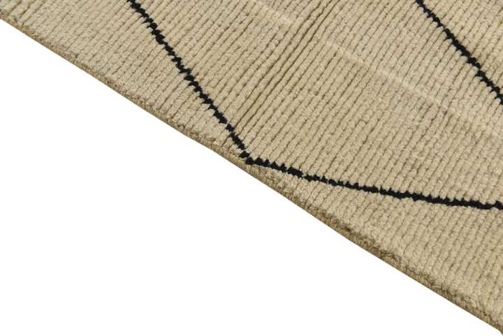 6' 5 x 9' Hand Knotted Moroccan Wool Rug