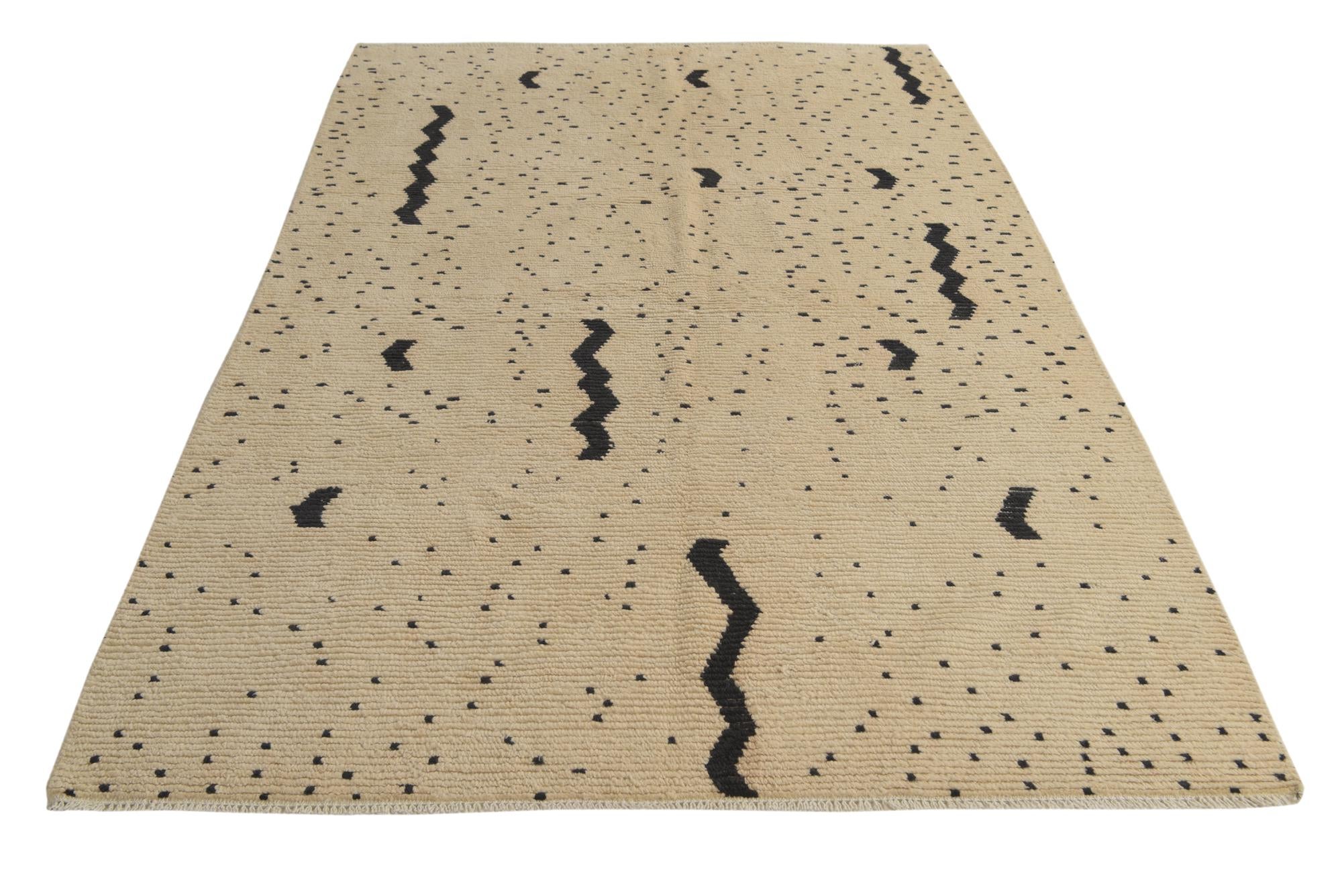 5' 5 x 8' 1 Hand Knotted Moroccan Wool Rug