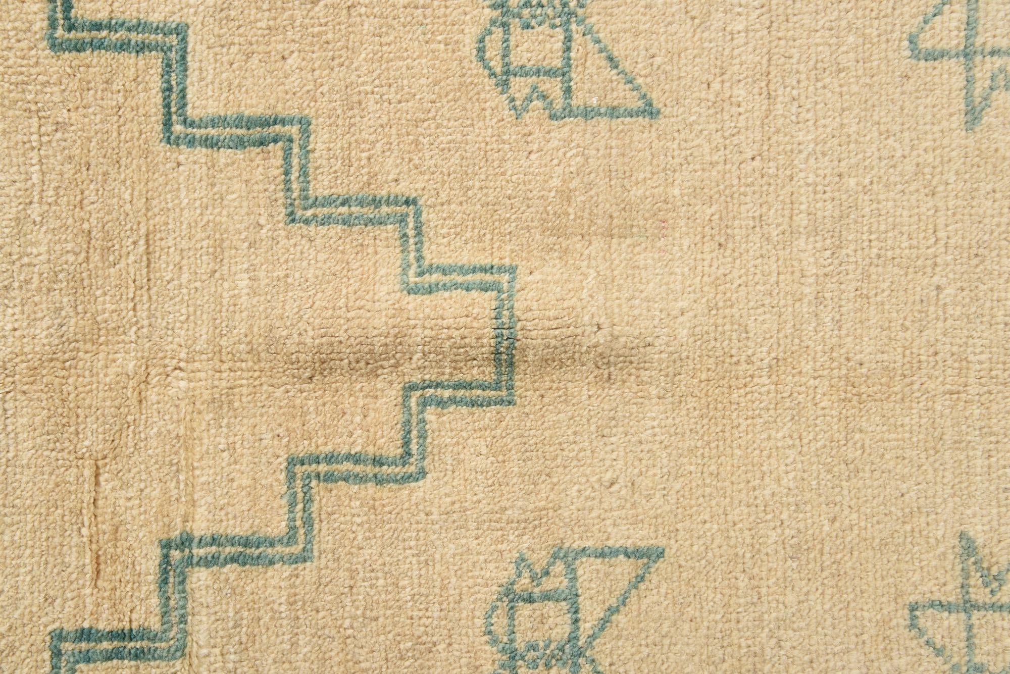 5' 6 x 8' 2 Hand Knotted Moroccan Wool Rug
