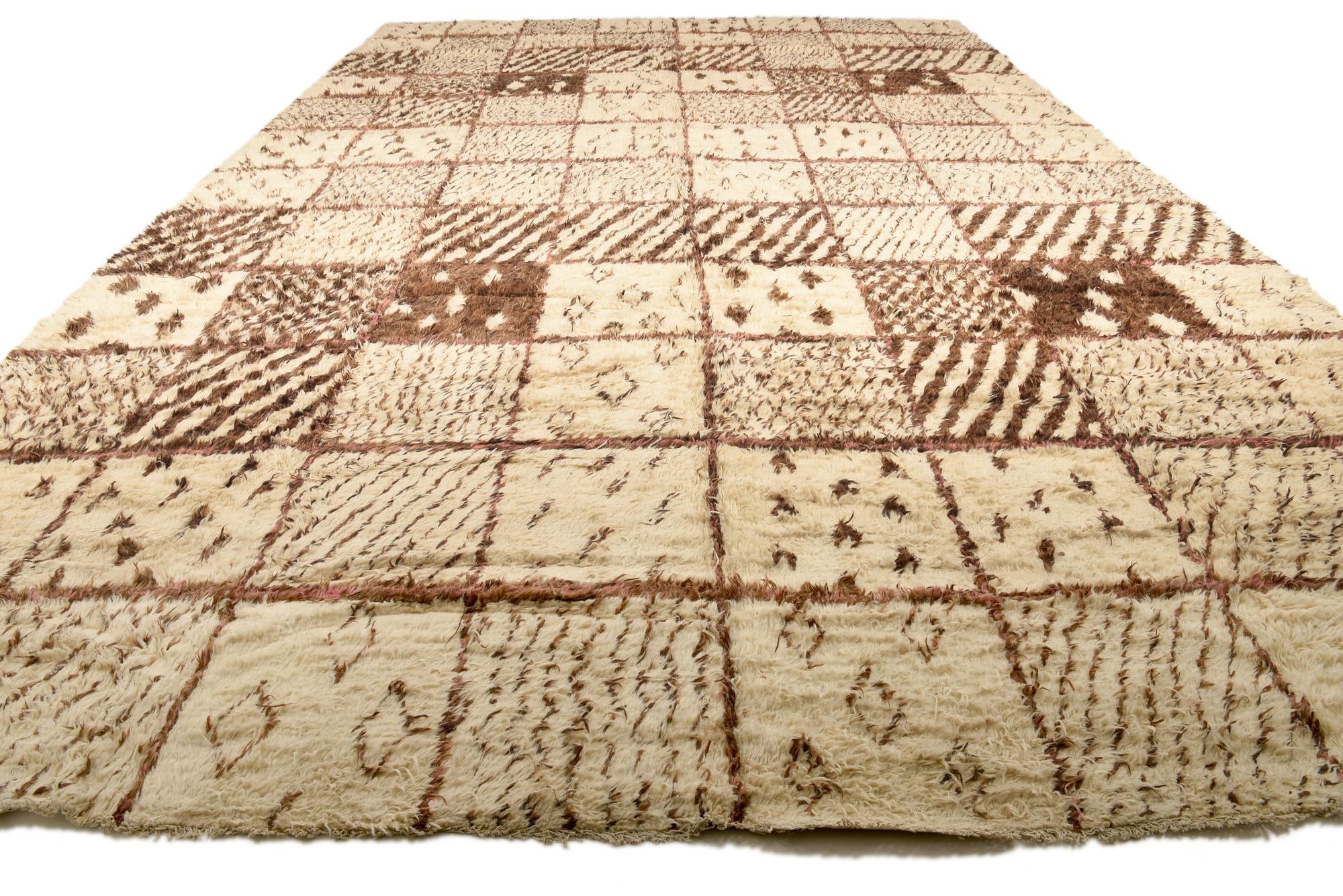 15' 3 x 24' Hand Knotted Moroccan Wool Rug