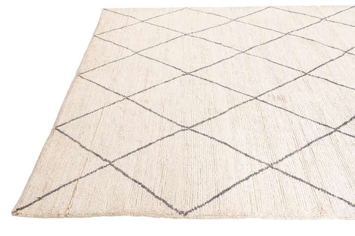 6' 9 x 8' 7 Hand Knotted Moroccan Wool Rug
