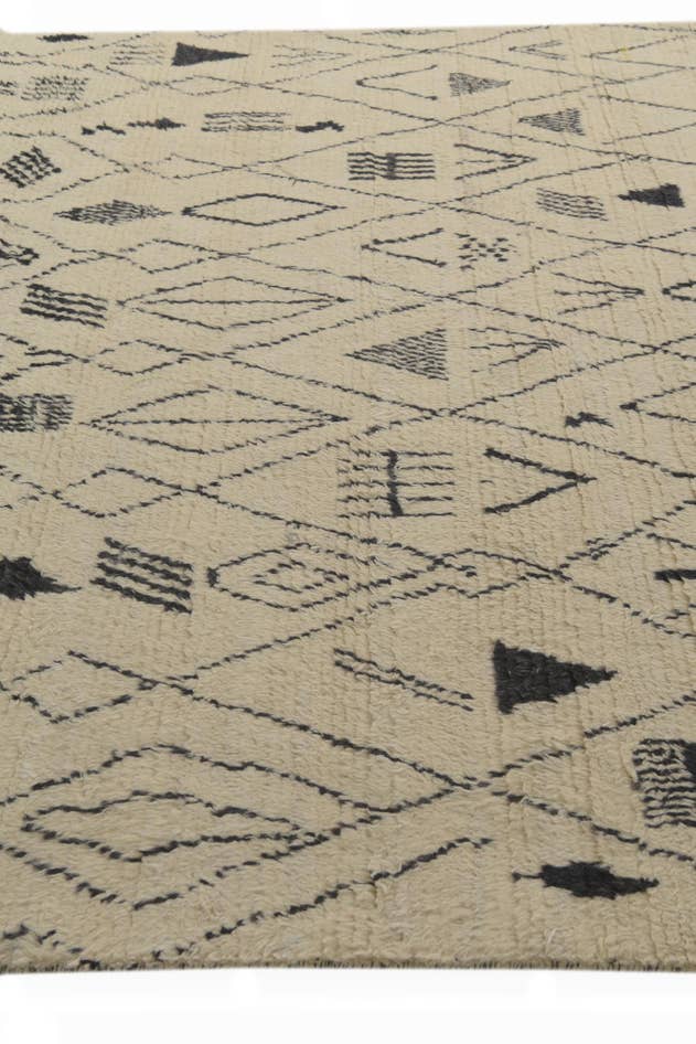 Detail image of 8' x 10' 6 Hand Knotted Moroccan Wool Rug