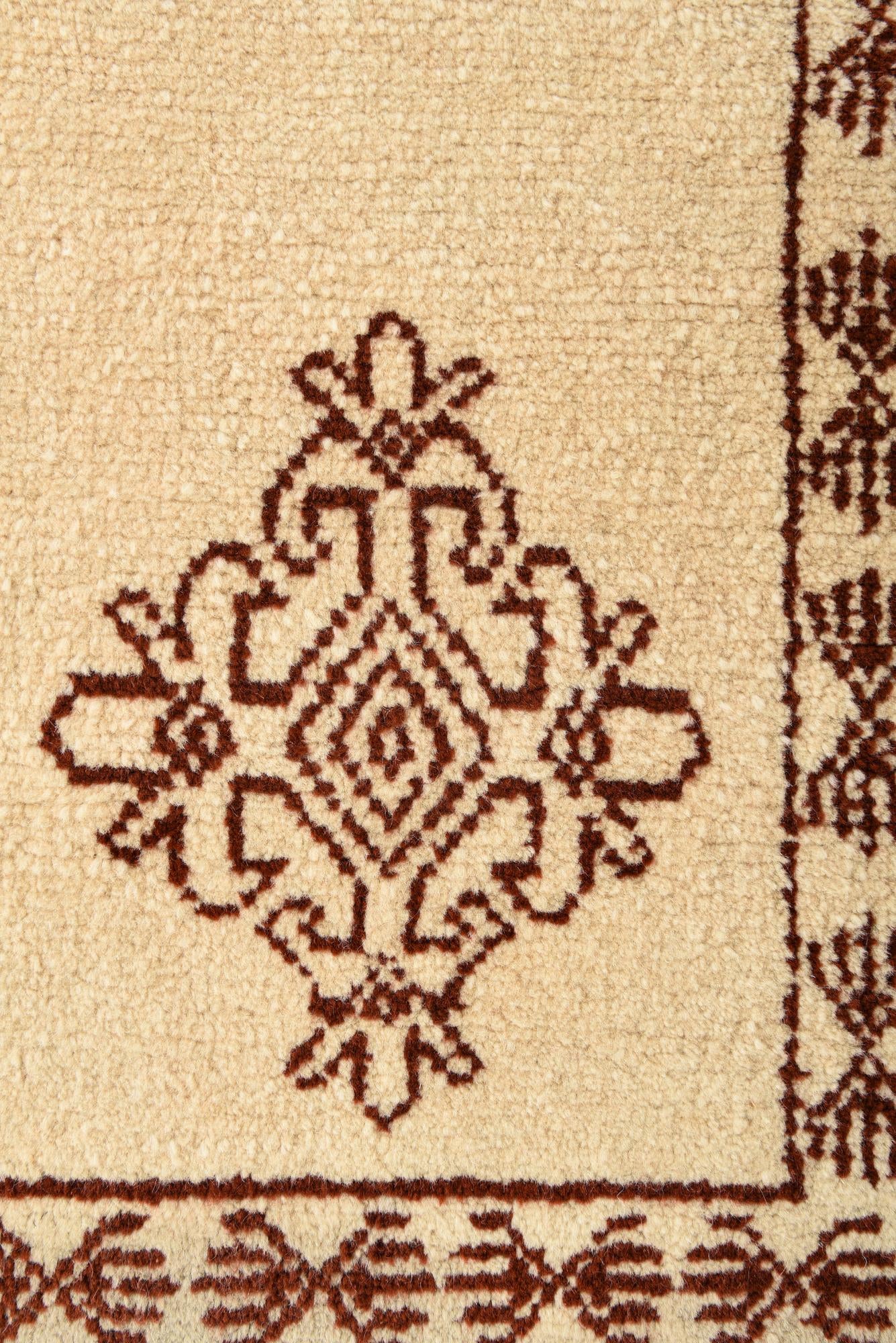 2' 8 x 5' 1 Hand Knotted Moroccan Wool Rug