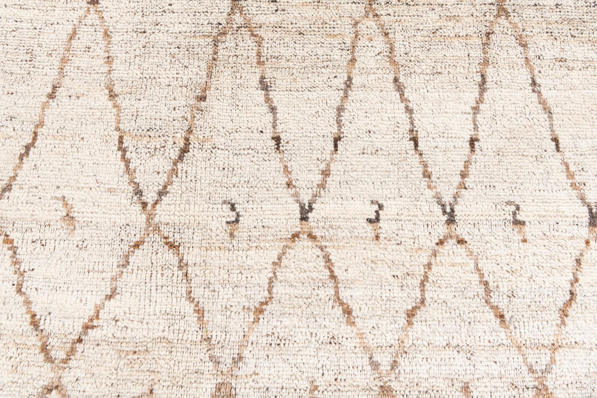 5' x 7' 6 Hand Knotted Moroccan Wool Rug