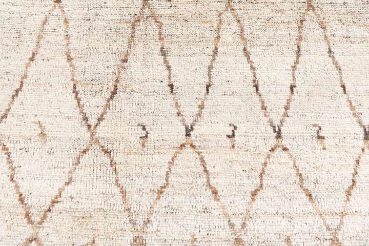 5' x 7' 6 Hand Knotted Moroccan Wool Rug