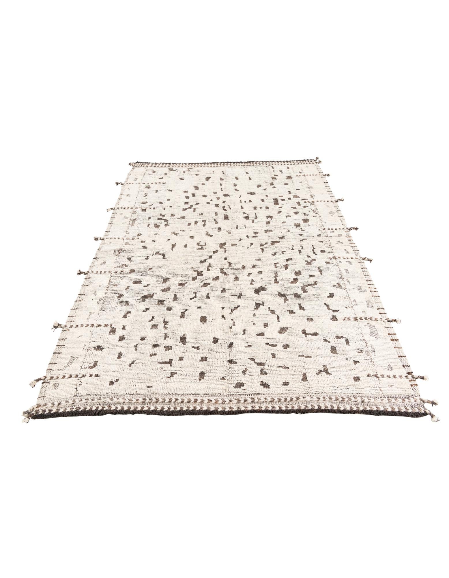 5' 4 x 7' Hand Knotted Moroccan Wool Rug
