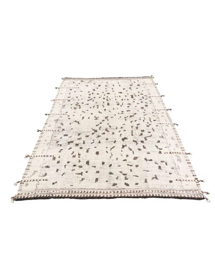 5' 4 x 7' Hand Knotted Moroccan Wool Rug