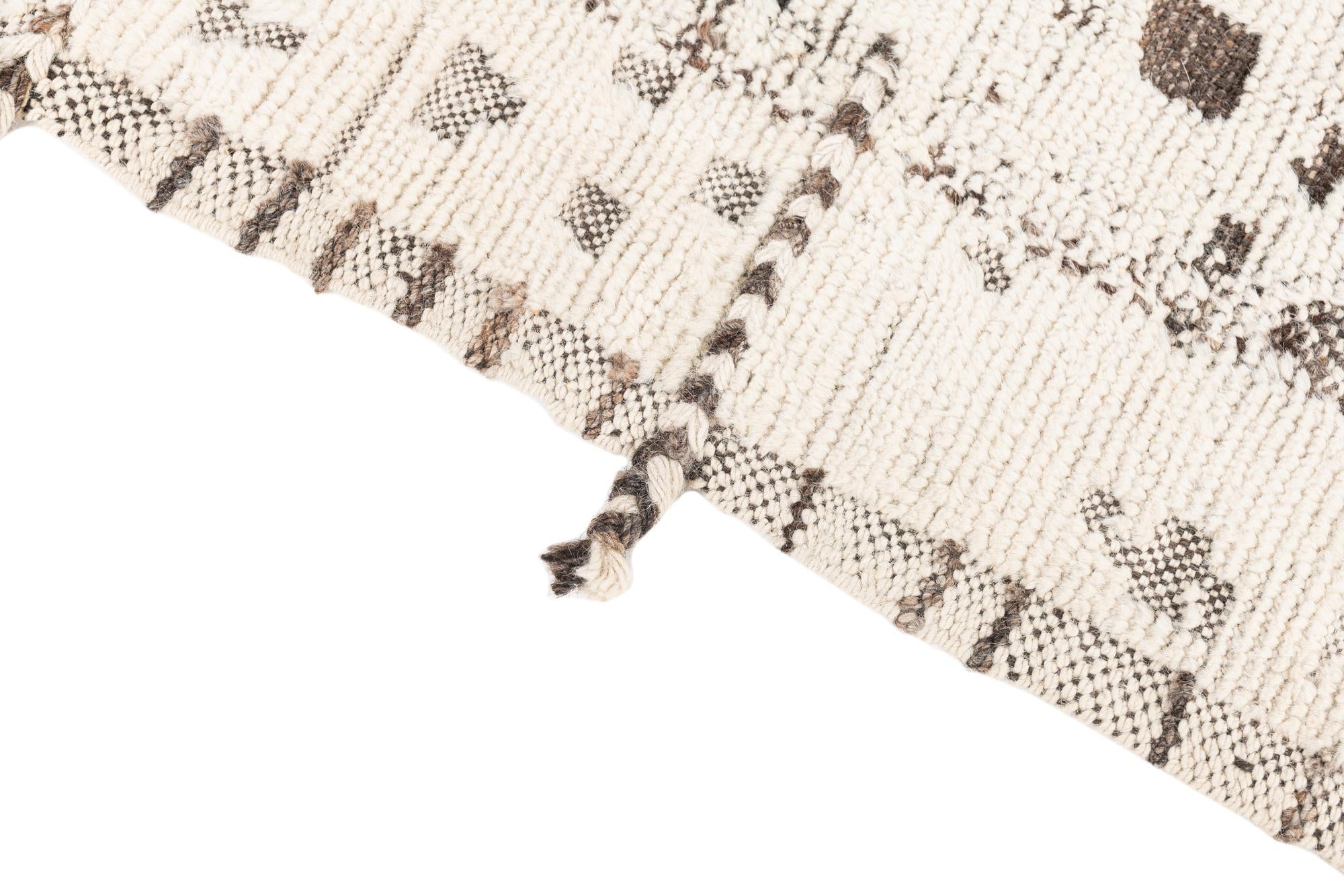 5' 4 x 7' Hand Knotted Moroccan Wool Rug